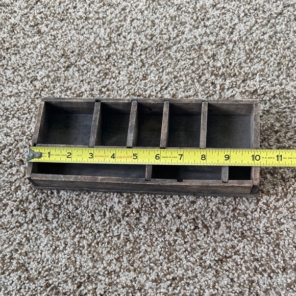 Vintage Wooden Trinket Shelf - Picture 3 of 5